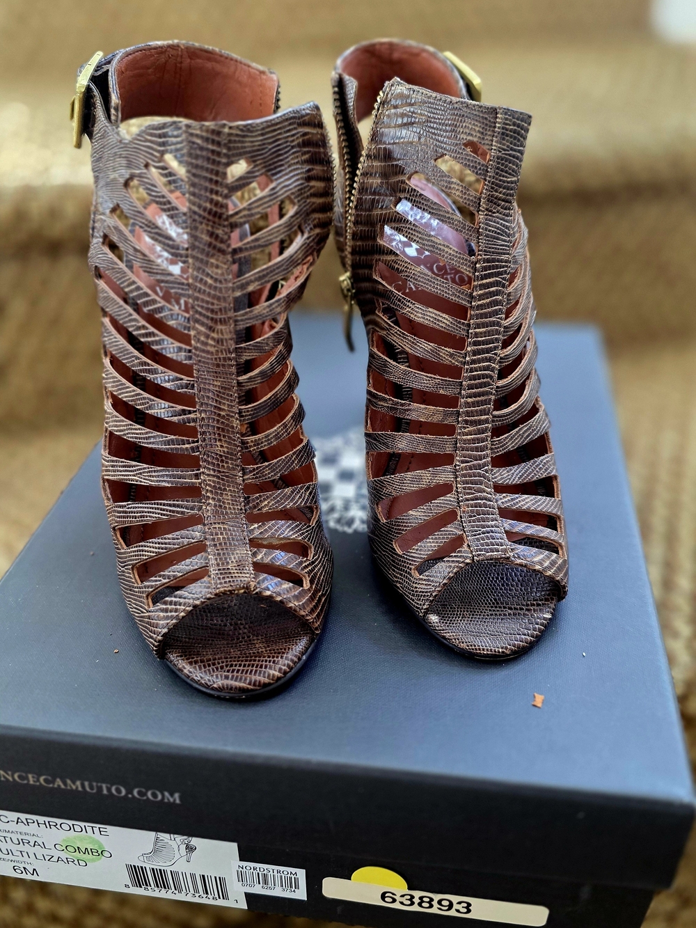 Vince Camuto Aphrodite Brown Lizard-Textured Cutout Peep-Toe Booties.  Size 6M.